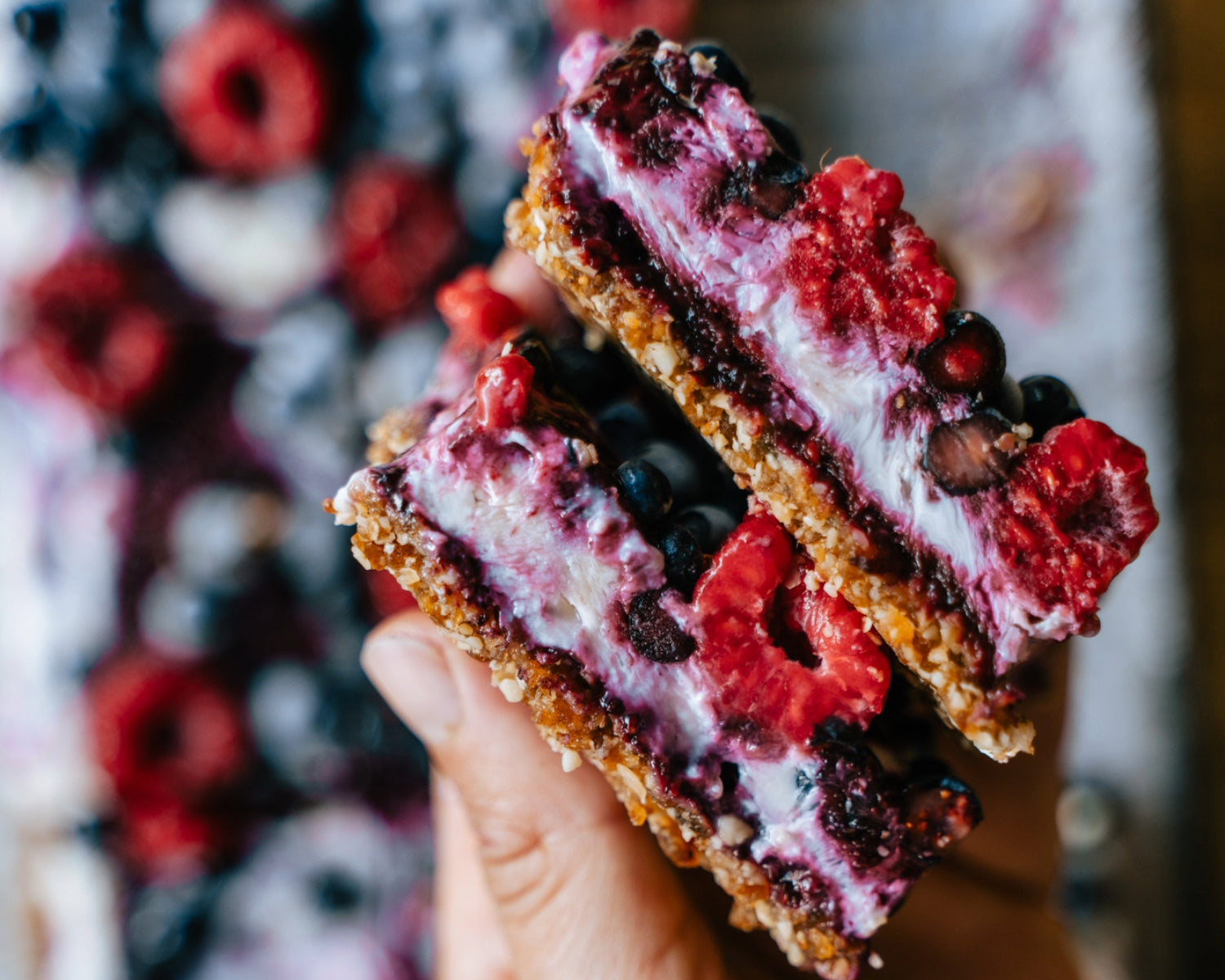 Yoghurt granola bars