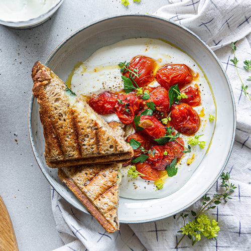 Toast with Feta Cream and Oven-Baked Tomatoes &ndash; Wilfa AS