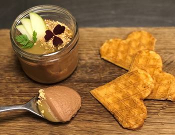 Waffles with chocolate, caramel and apple &ndash; Wilfa AS
