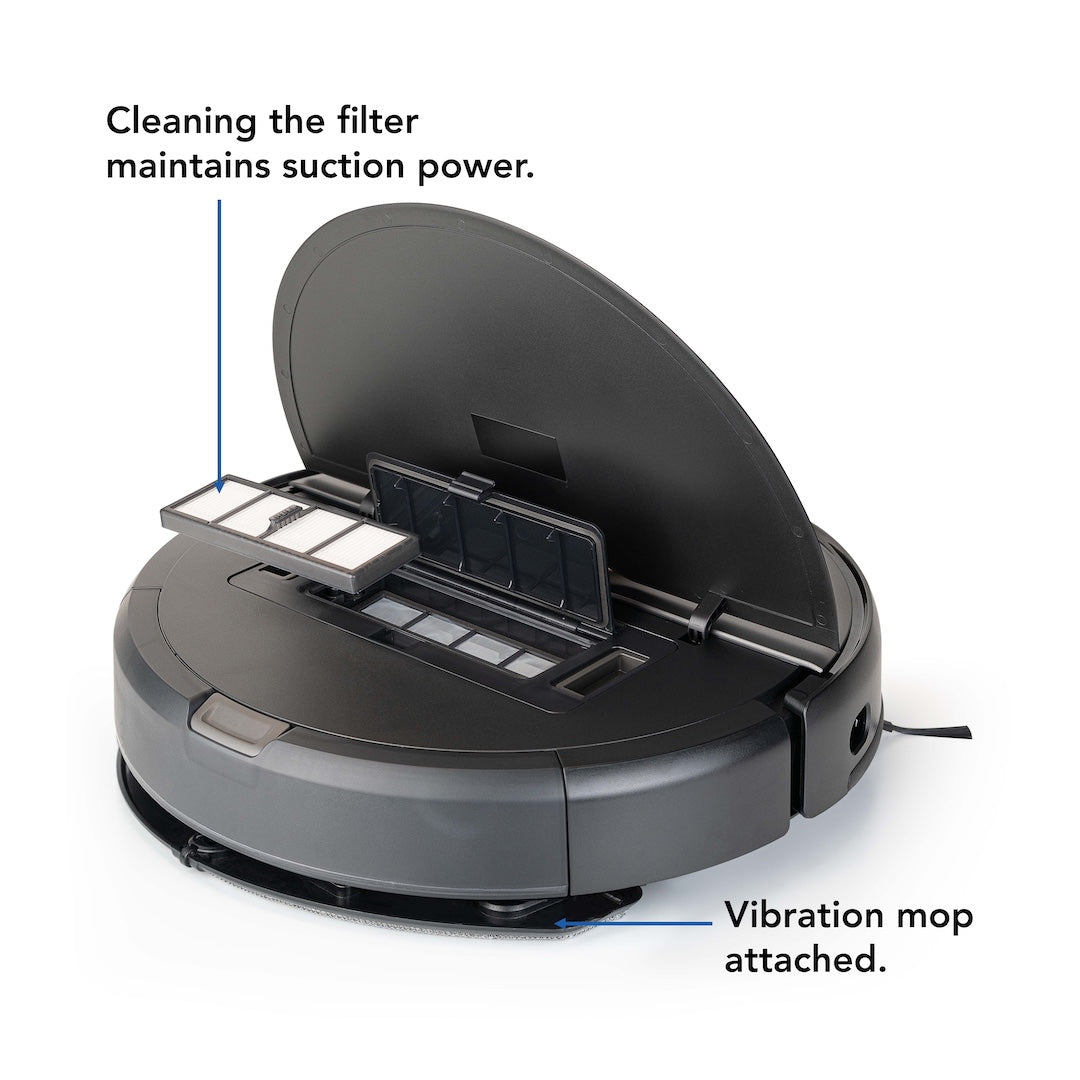 A black INNOBOT RVC-D4000SL vacuum cleaner with strong suction power is pictured against a white background. Above it, there are two award badges: one from L3home indicating "Excellent" with a 4-star rating, and another marked "Testvinnare" indicating it is an award winner.