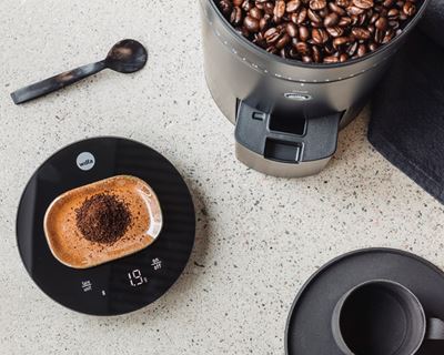 Make café coffee at home - buy a coffee grinder