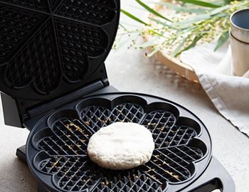 How to clean your waffle maker with a cleaning waffle